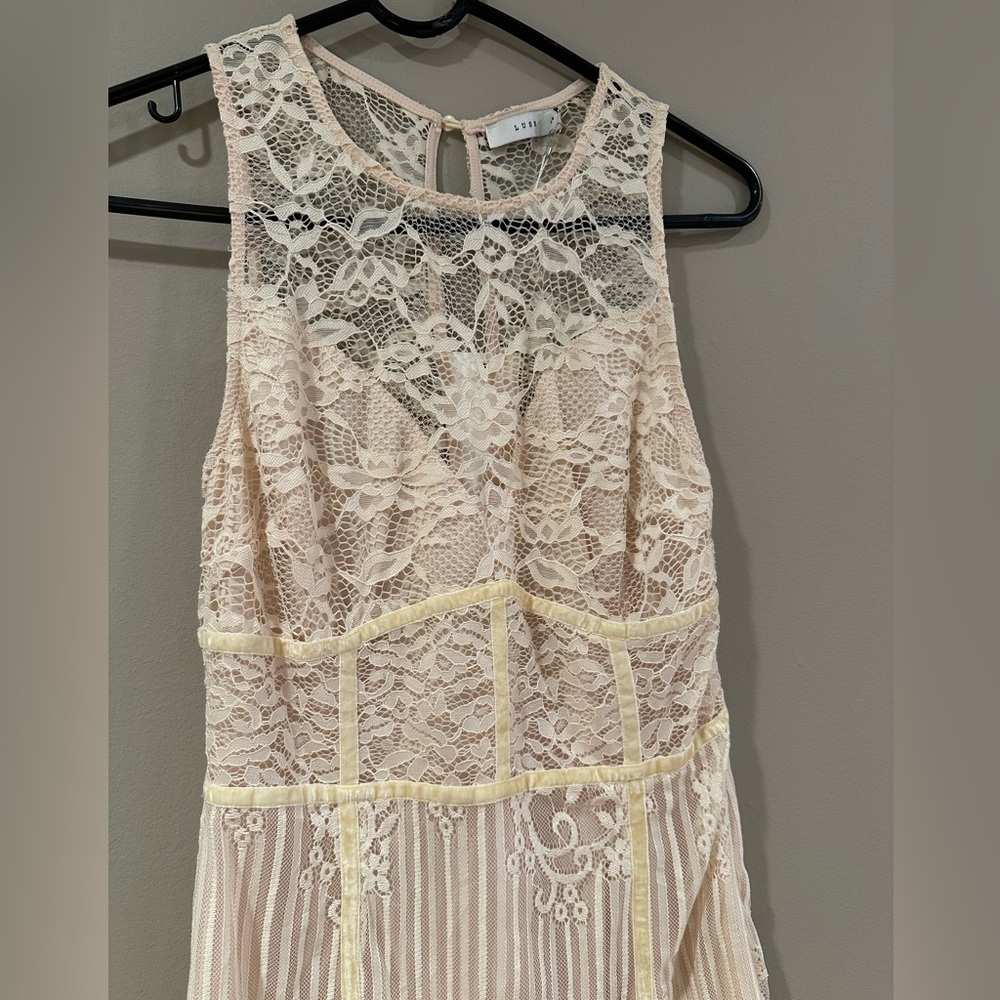 NEW Lush Lace Dress